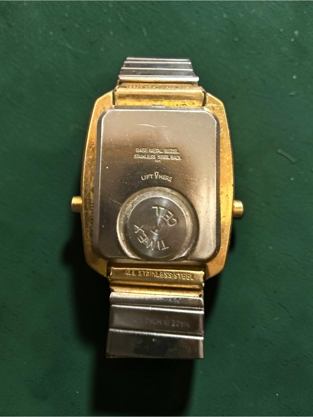 Vintage 1976 Timex SSQ 21582602 LCD Digital Watch Gold Tone WORKING Rare - Picture 2 of 3